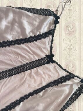 Vintage Victoria Secret Blush and Black Lace Satin Chemise 💐